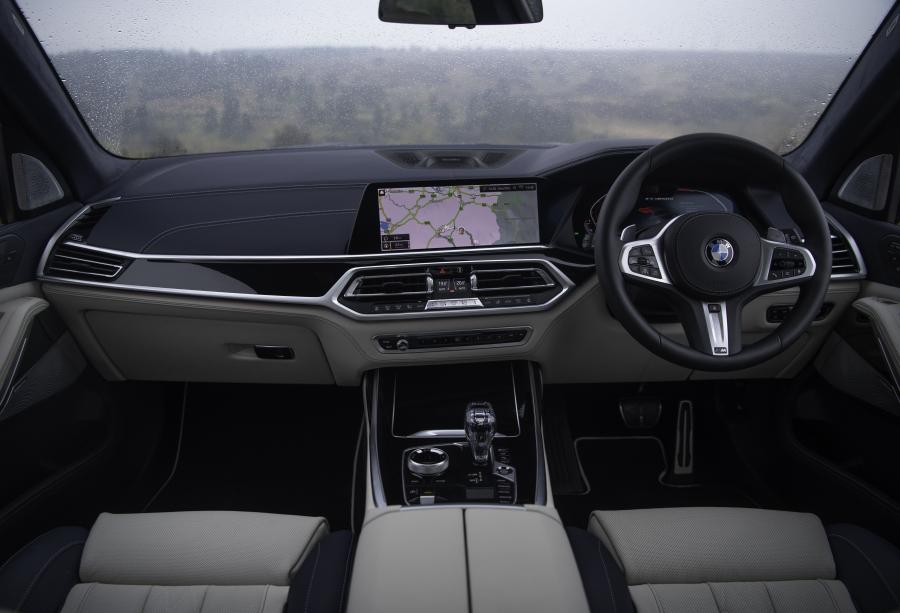 Торпедо BMW X7 M50d (G07) 2019 года  (UK) (фото 28 из 36)
